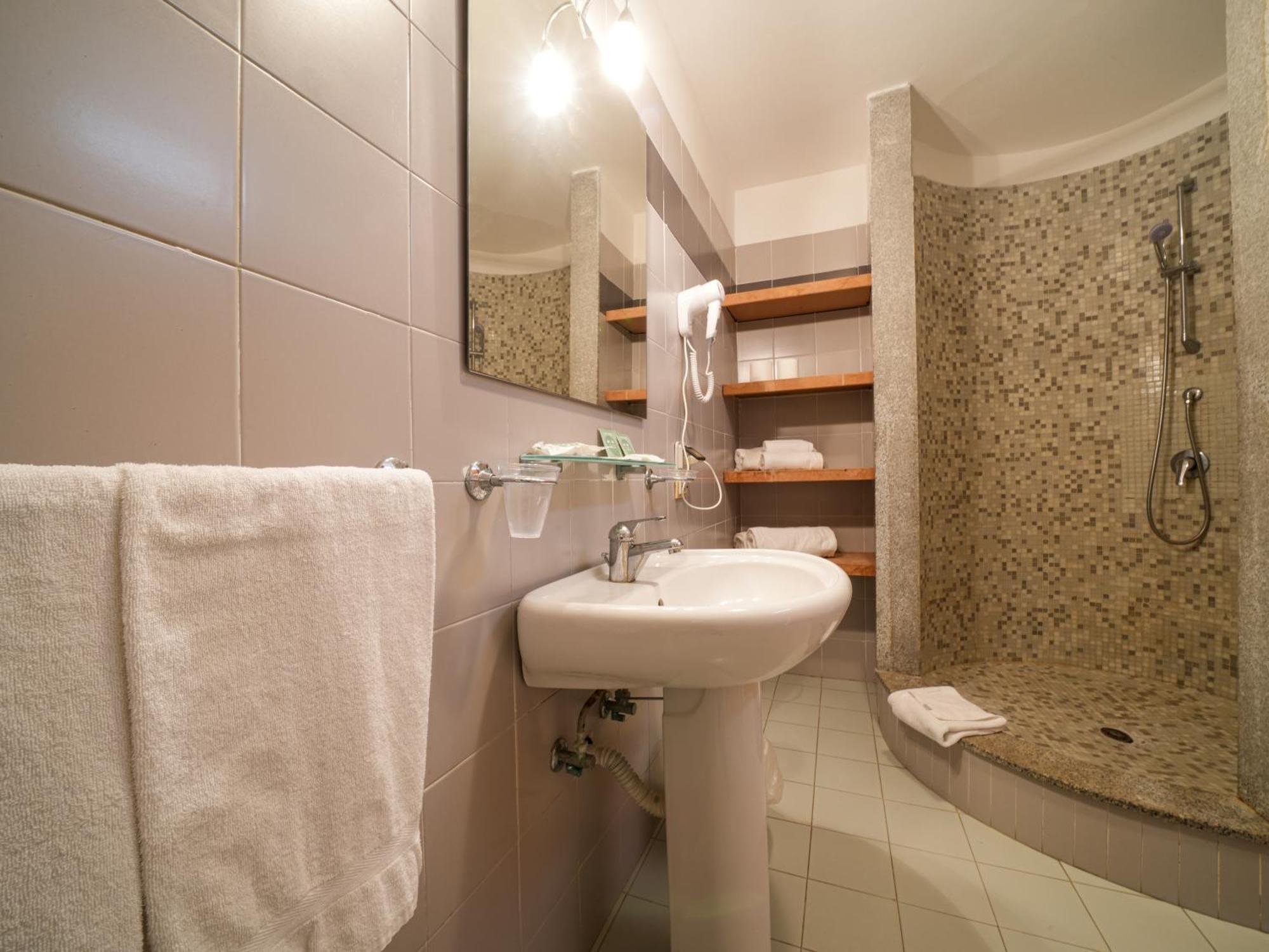 Le Tonnare Di Stintino - Beach Resort 外观 照片